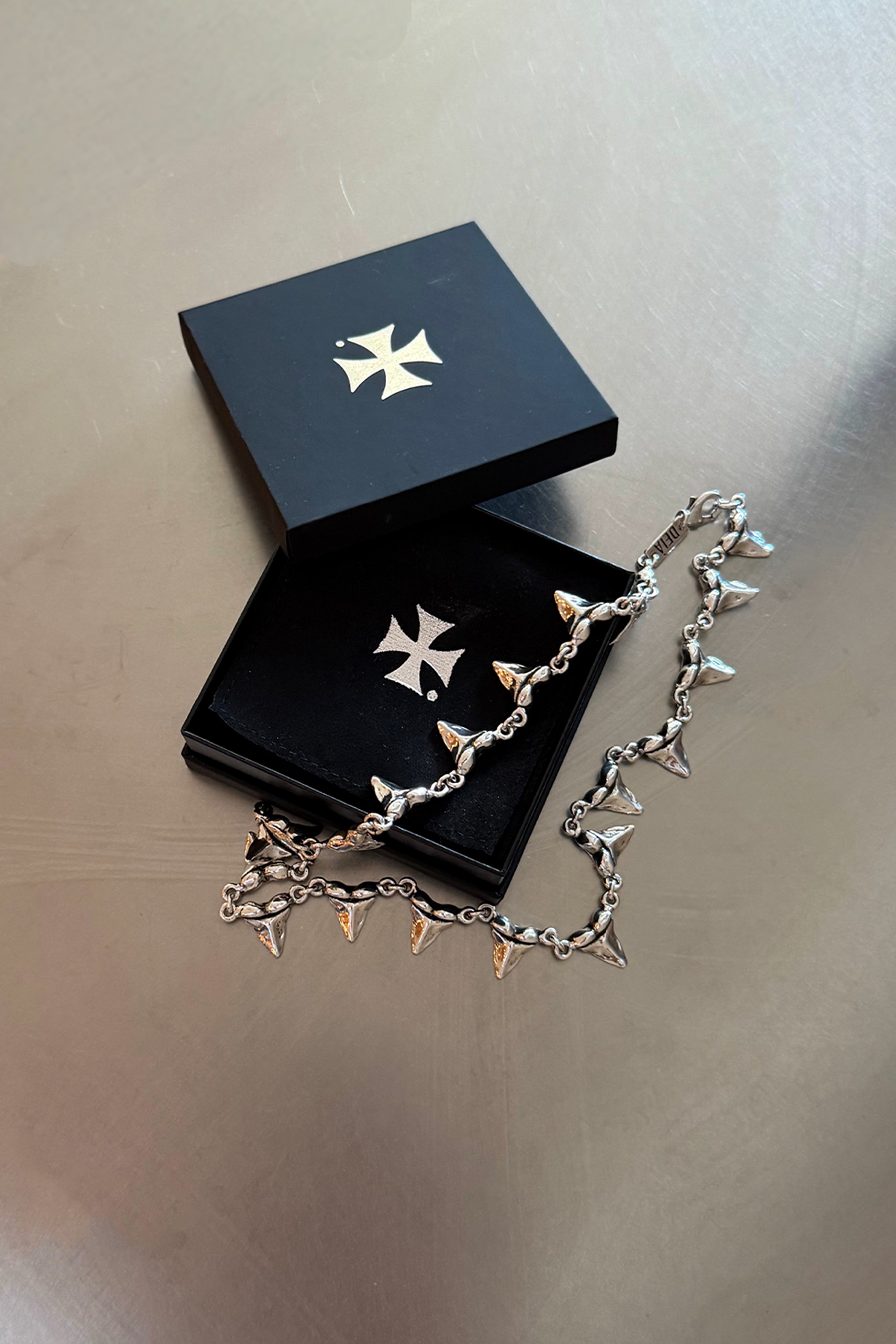 MAKO Silver Necklace — 925 silver shark tooth pendant, handcrafted in Spain