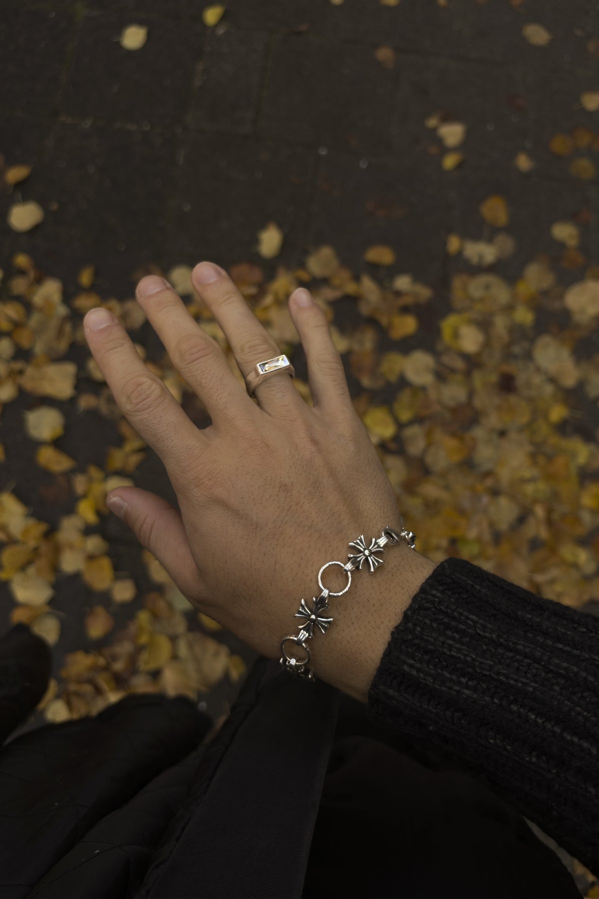 CAS DEIÀ SELENE RING CHAMPAGNE, handcrafted ring with a silver finish, detail