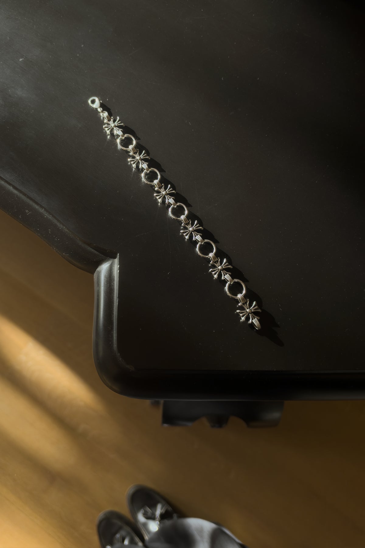 CAS DEIÀ LA CRUZ BRACELET, handcrafted bracelet with a silver finish